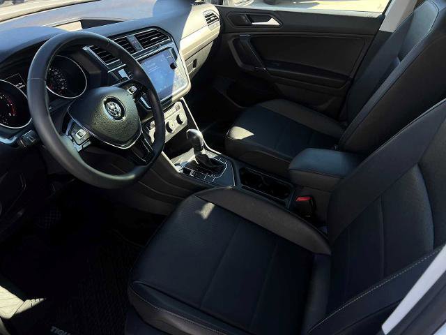 Used 2020 Volkswagen Tiguan SE w/ Panoramic Sunroof Package image 13