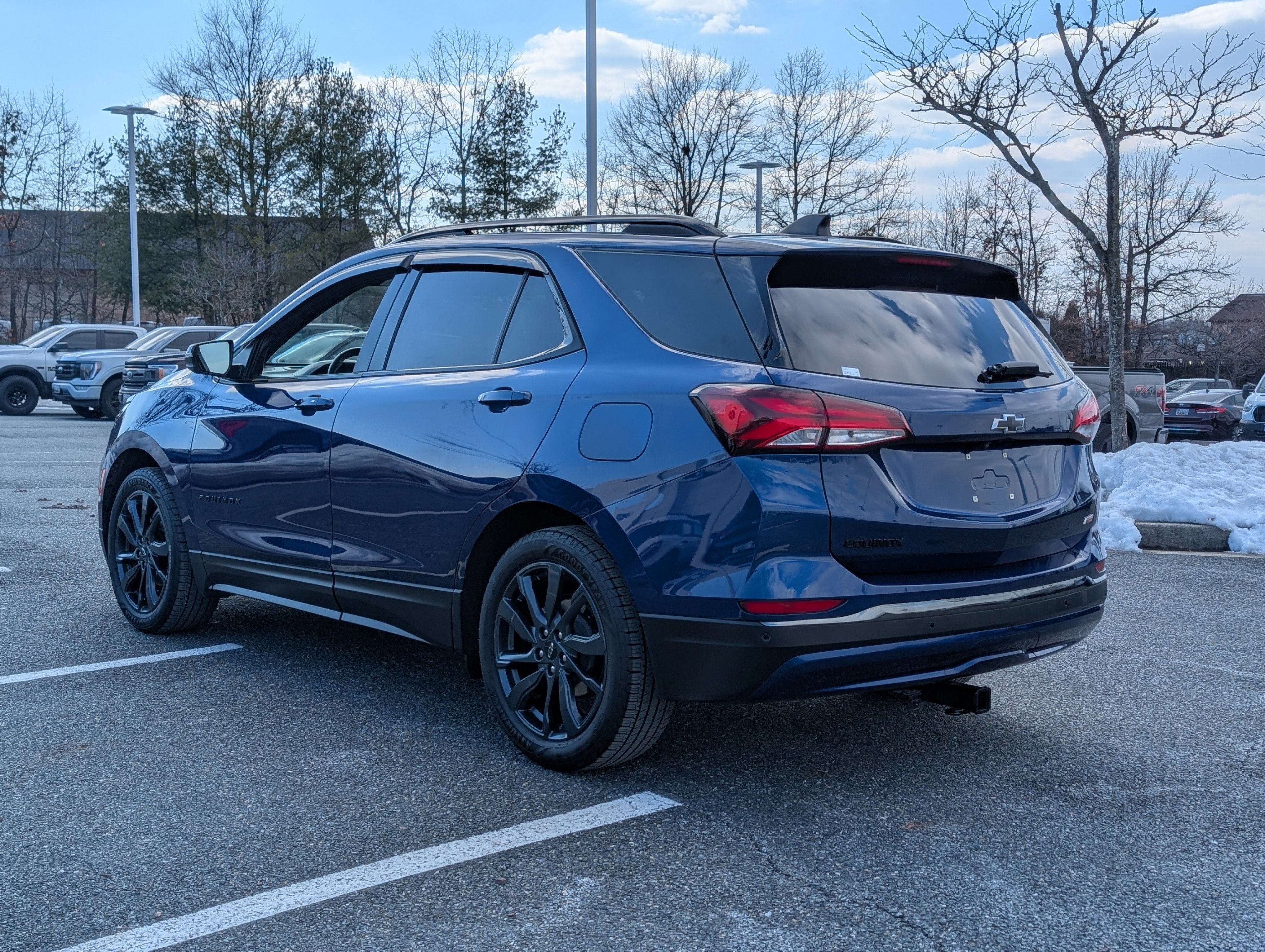 Used 2023 Chevrolet Equinox RS w/ RS Leather Package image 3