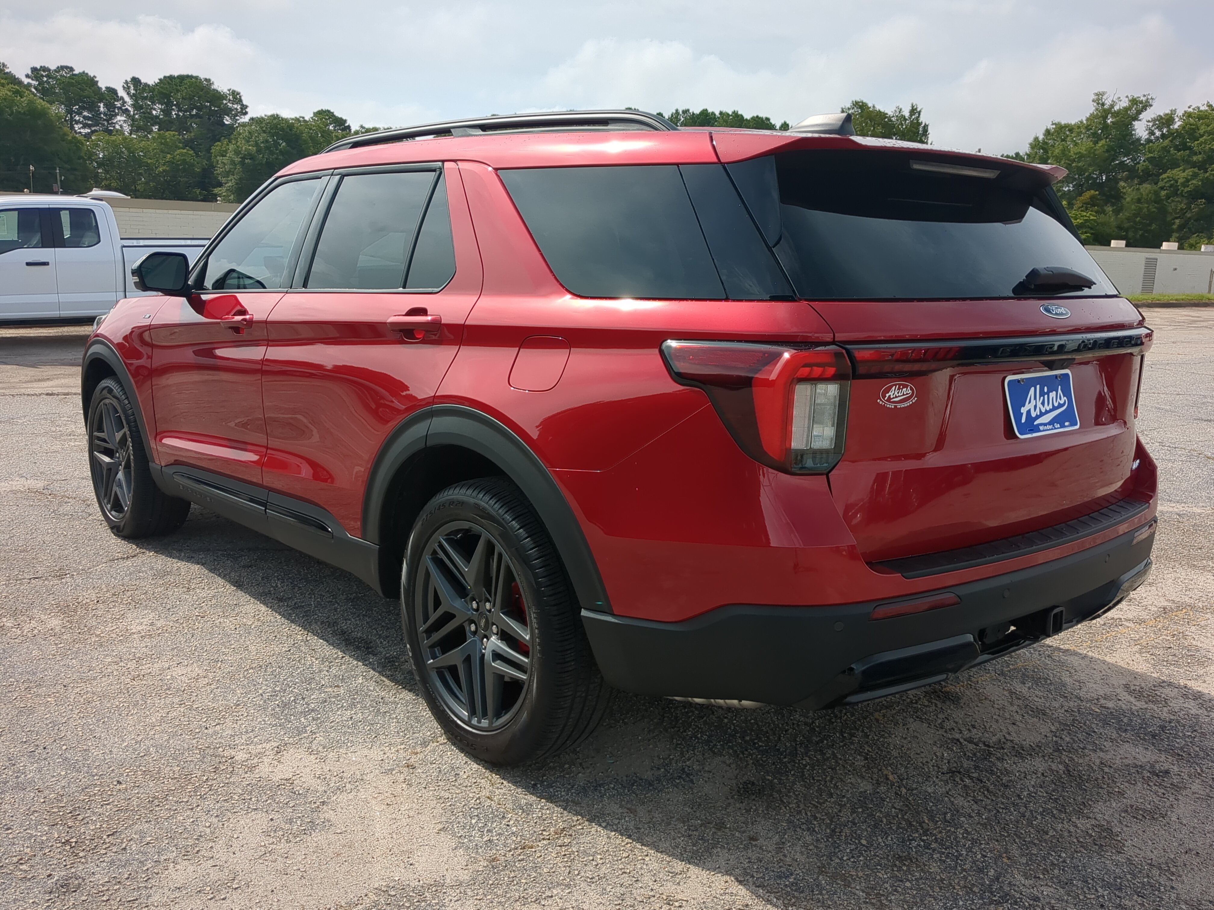 Certified 2025 Ford Explorer ST-Line w/ Premium Package AWD/4WD image 5