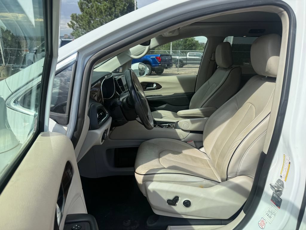 Used 2021 Chrysler Pacifica Limited w/ Premium & Safety Sphere Group AWD/4WD image 13