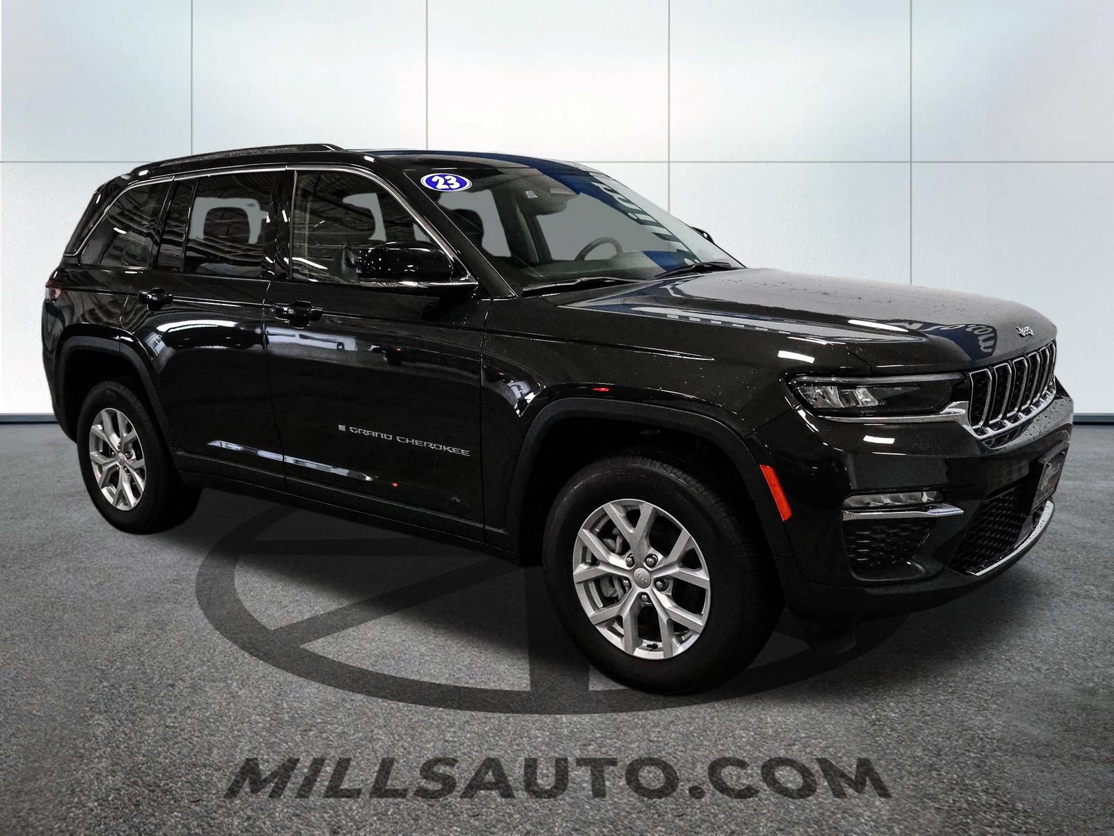 Used 2023 Jeep Grand Cherokee Limited AWD/4WD image 10