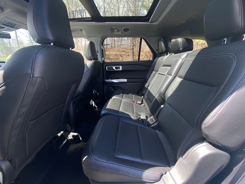 Certified 2022 Ford Explorer XLT w/ Equipment Group 202A AWD/4WD image 20