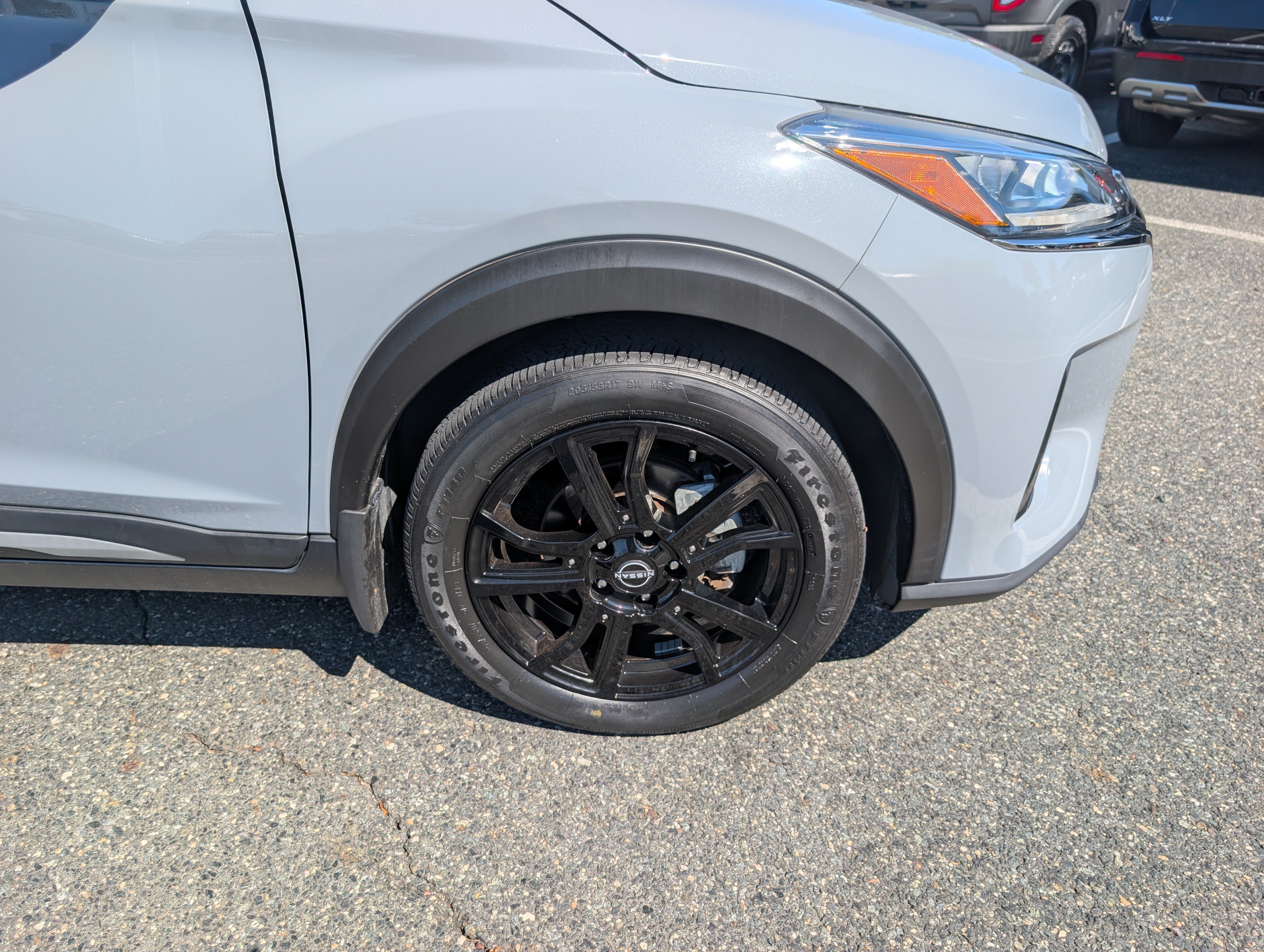 Used 2023 Nissan Kicks SR w/ SR Premium Package FWD image 9