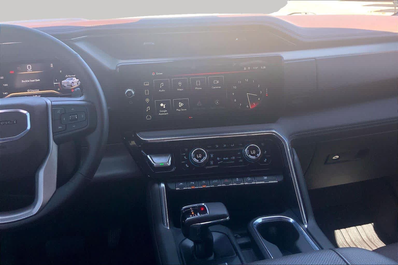 Used 2024 GMC Sierra 1500 Denali w/ Technology Package AWD/4WD image 7