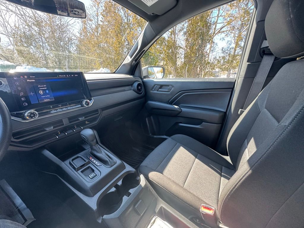 Used 2024 Chevrolet Colorado W/T image 18