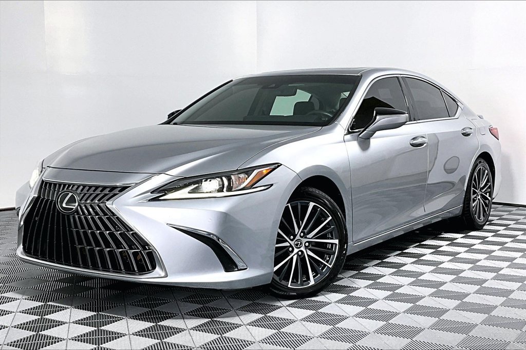 Used 2022 Lexus ES 350 w/ Premium Package FWD image 2