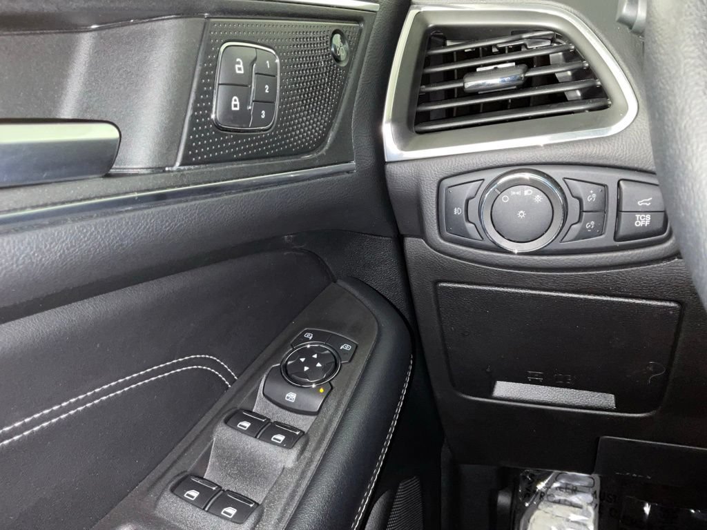 Certified 2022 Ford Edge Titanium AWD/4WD image 20