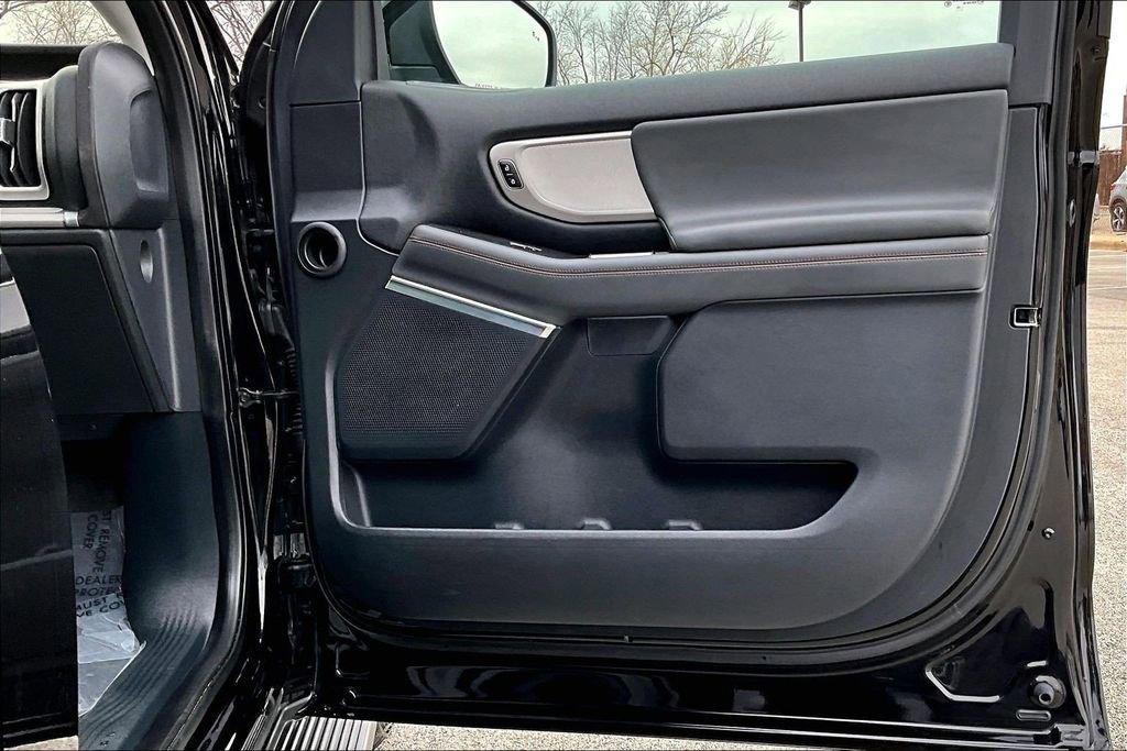 Certified 2025 Ford Expedition Active image 23