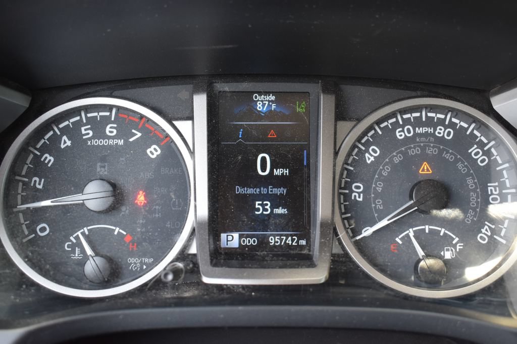 Used 2022 Toyota Tacoma SR5 AWD/4WD image 11