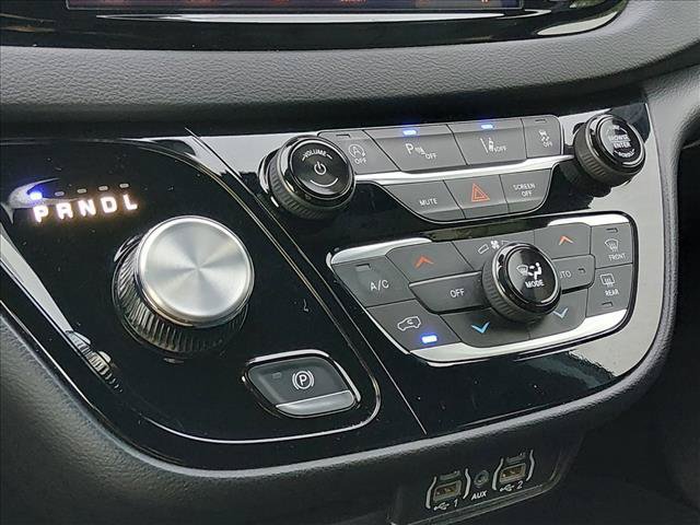 Used 2025 Chrysler Pacifica Select FWD image 21
