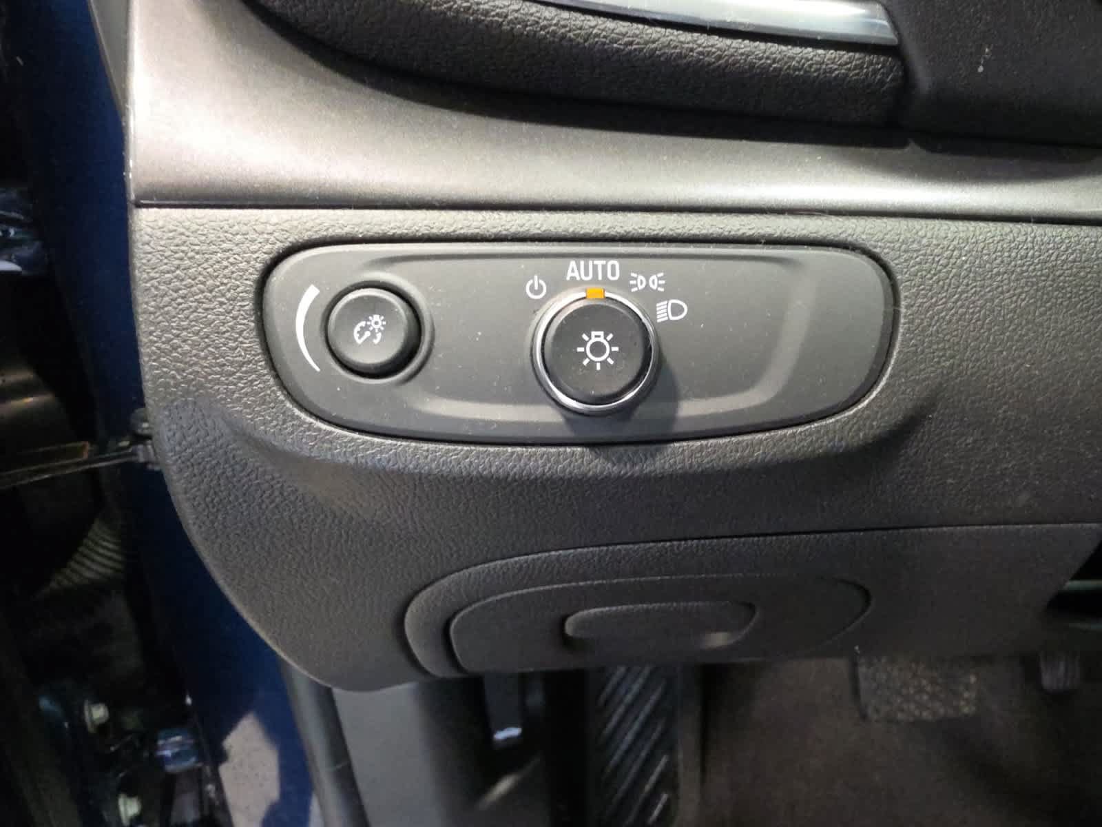 Used 2019 Buick Encore Preferred w/ Safety Package FWD image 18