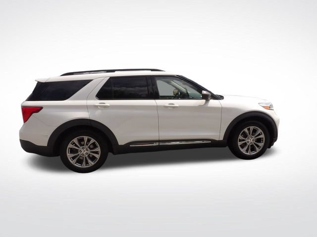 Certified 2021 Ford Explorer XLT w/ Equipment Group 202A RWD image 11