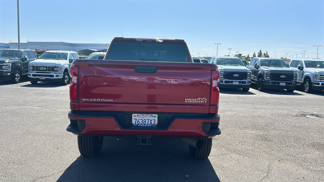 Used 2024 Chevrolet Silverado 2500 High Country w/ High Country Premium Package AWD/4WD image 4