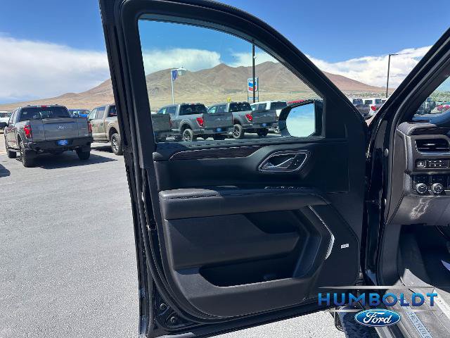 Used 2023 Chevrolet Tahoe Z71 w/ Luxury Package AWD/4WD image 12