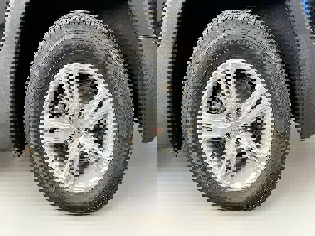 Used 2021 GMC Terrain SLE w/ Driver Convenience Package image 8