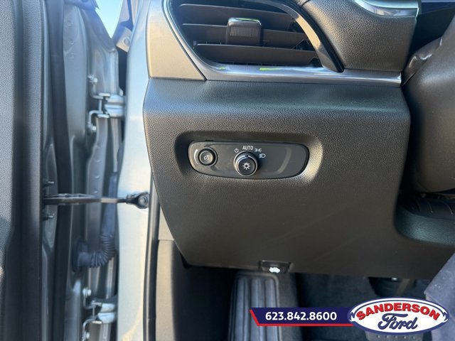 Used 2023 Chevrolet Traverse LT image 13