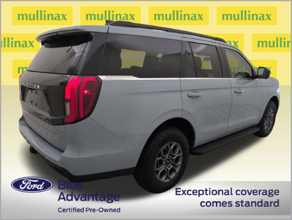 Certified 2025 Ford Expedition Active AWD/4WD image 3