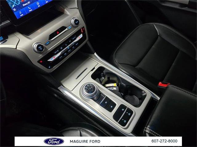 Certified 2022 Ford Explorer XLT w/ Equipment Group 202A image 34
