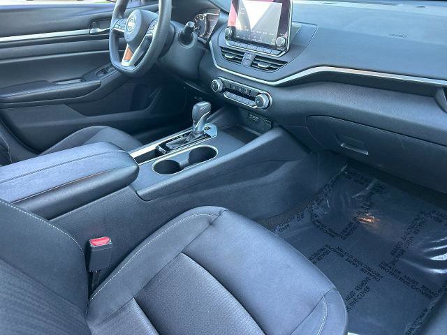 Used 2022 Nissan Altima 2.5 SV image 14