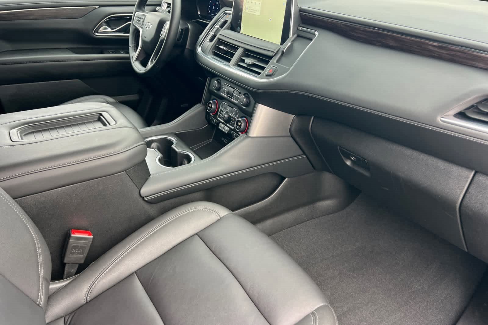 Used 2024 Chevrolet Tahoe Z71 w/ Luxury Package image 18