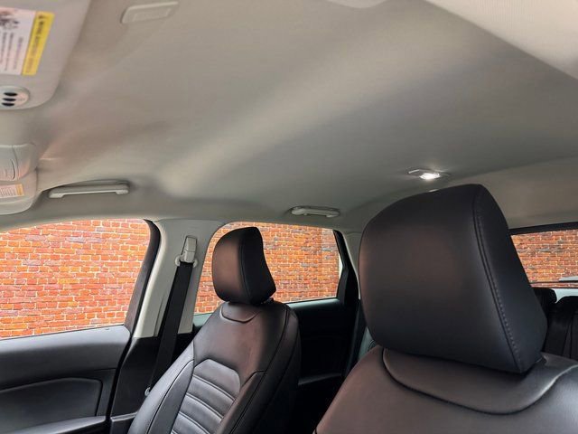 Certified 2022 Ford Edge SEL w/ Convenience Package image 9