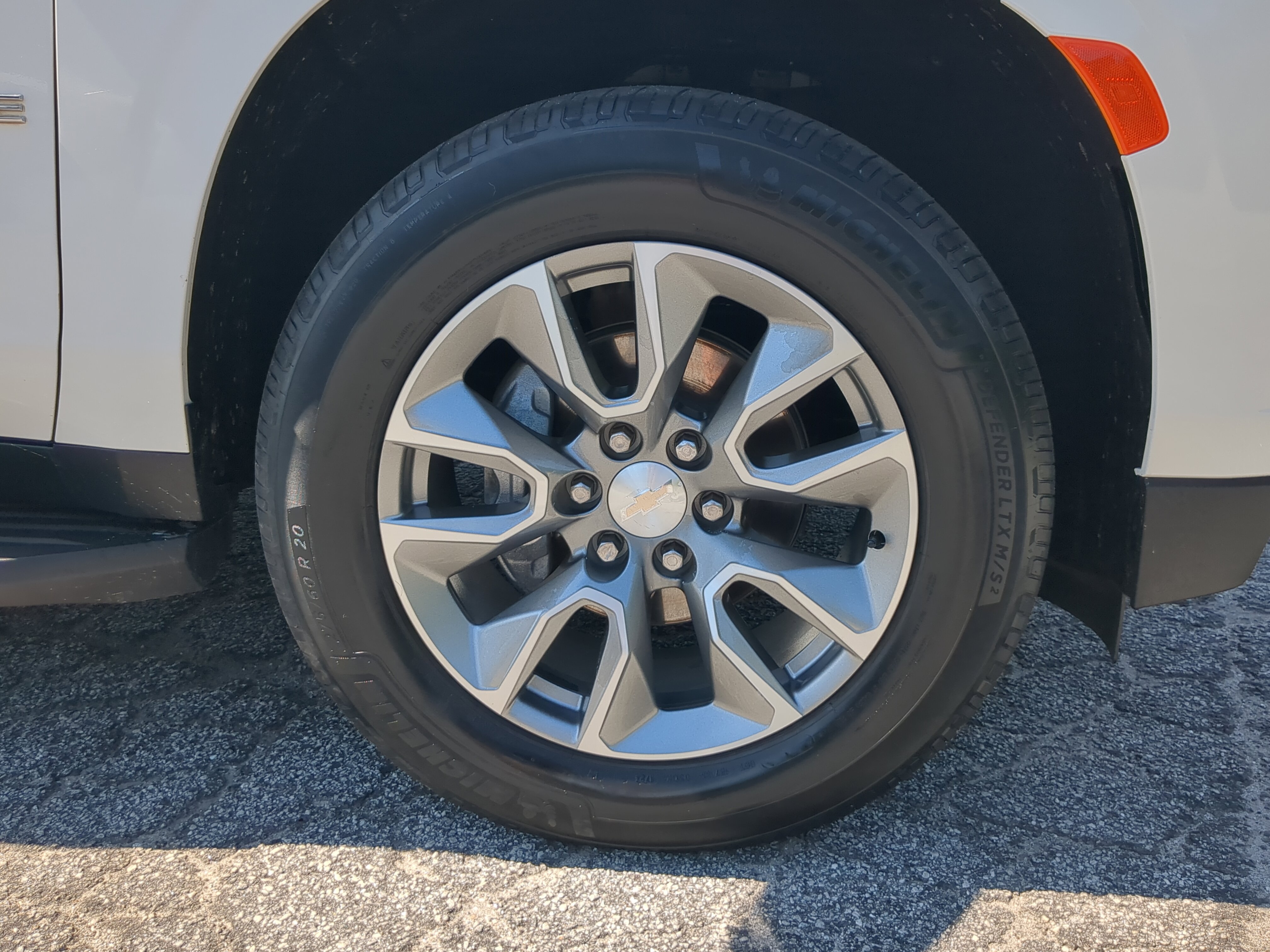 Used 2022 Chevrolet Tahoe LT w/ LT Signature Package RWD image 9