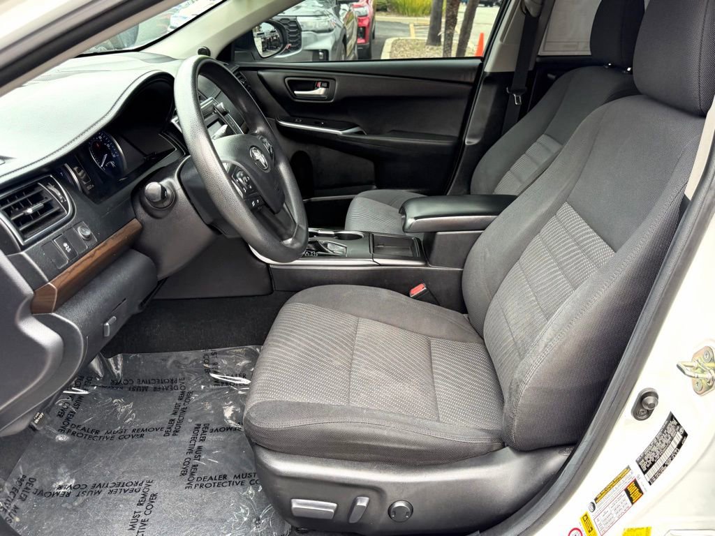 Used 2017 Toyota Camry LE image 17