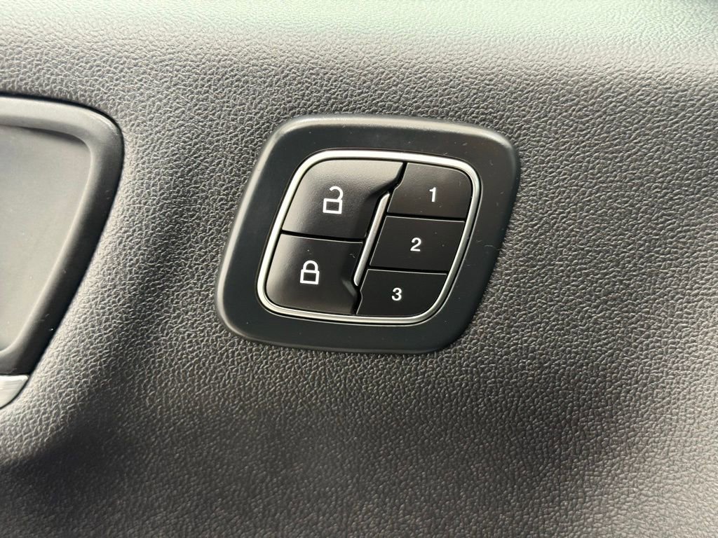 Certified 2024 Ford Escape Platinum image 23