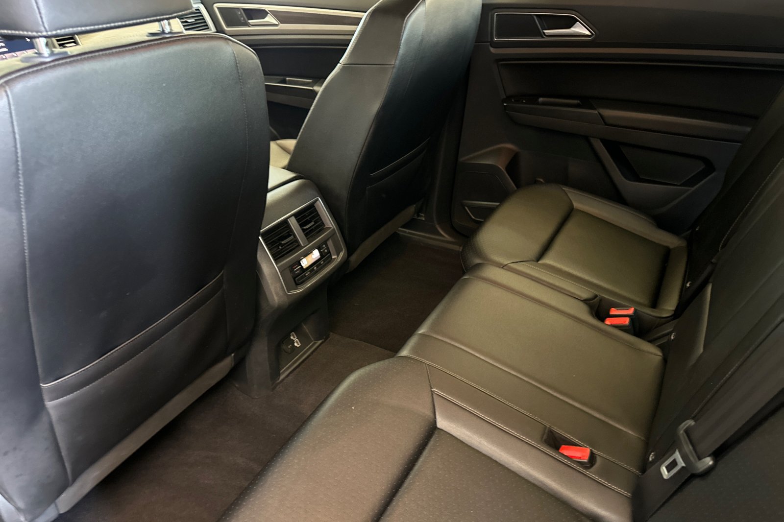 Used 2019 Volkswagen Atlas SE w/ Towing Package AWD/4WD image 12