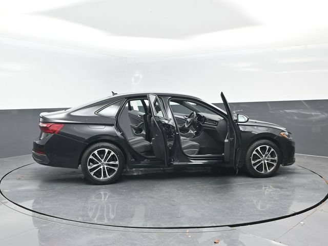 Used 2025 Volkswagen Jetta Sport FWD image 26