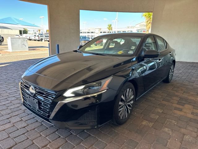 Used 2024 Nissan Altima 2.5 SV