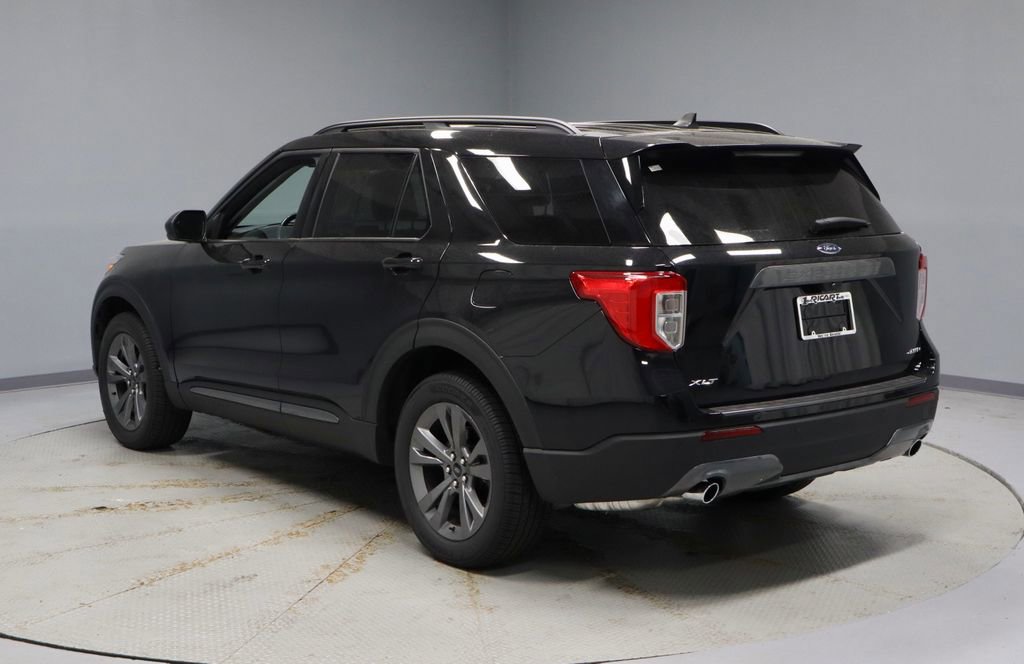 Certified 2023 Ford Explorer XLT w/ Equipment Group 202A AWD/4WD image 10