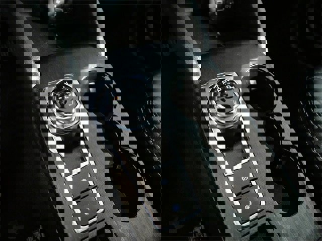 Certified 2025 Ford Escape Platinum w/ Premium Technology Package image 18