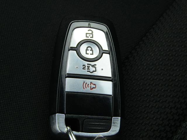 Certified 2018 Ford Fusion SE FWD image 21