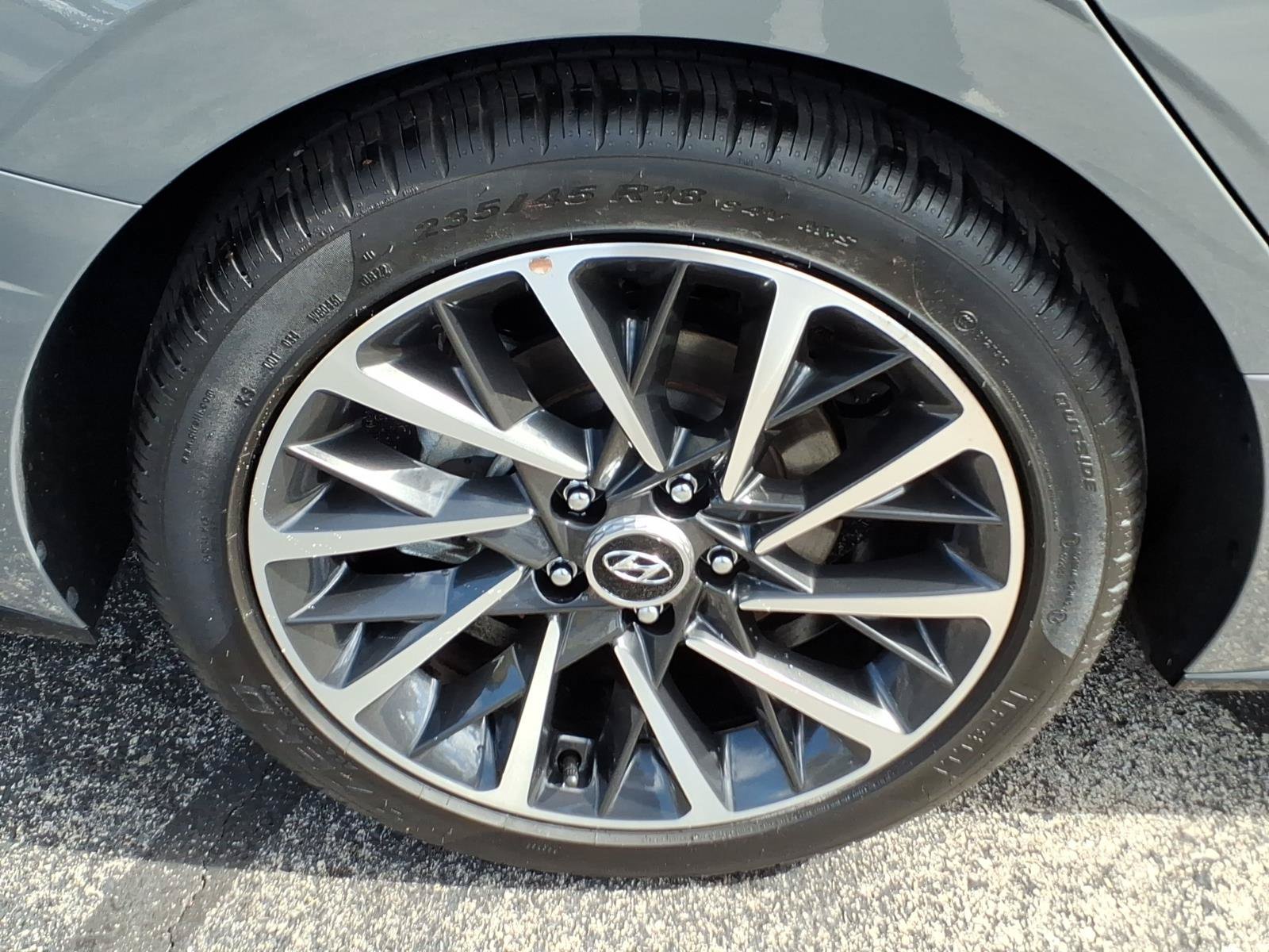 Used 2022 Hyundai Sonata Limited w/ Cargo Package FWD image 9
