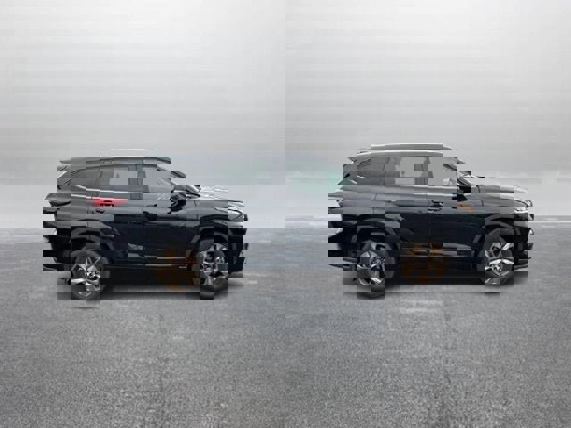 Used 2023 Toyota Highlander Bronze Edition image 6