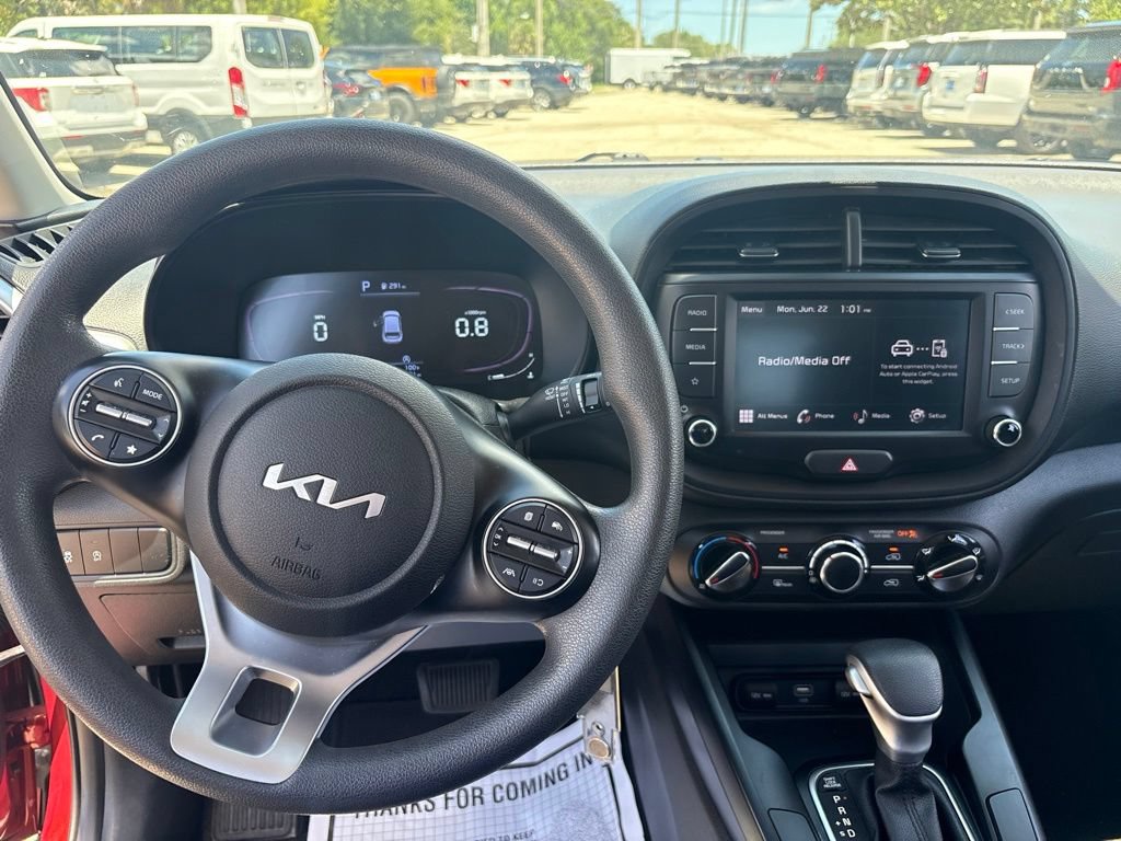 Used 2024 Kia Soul LX w/ Option Group 015 FWD image 5