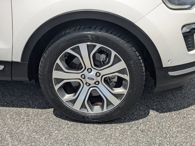 Certified 2018 Ford Explorer Platinum image 10