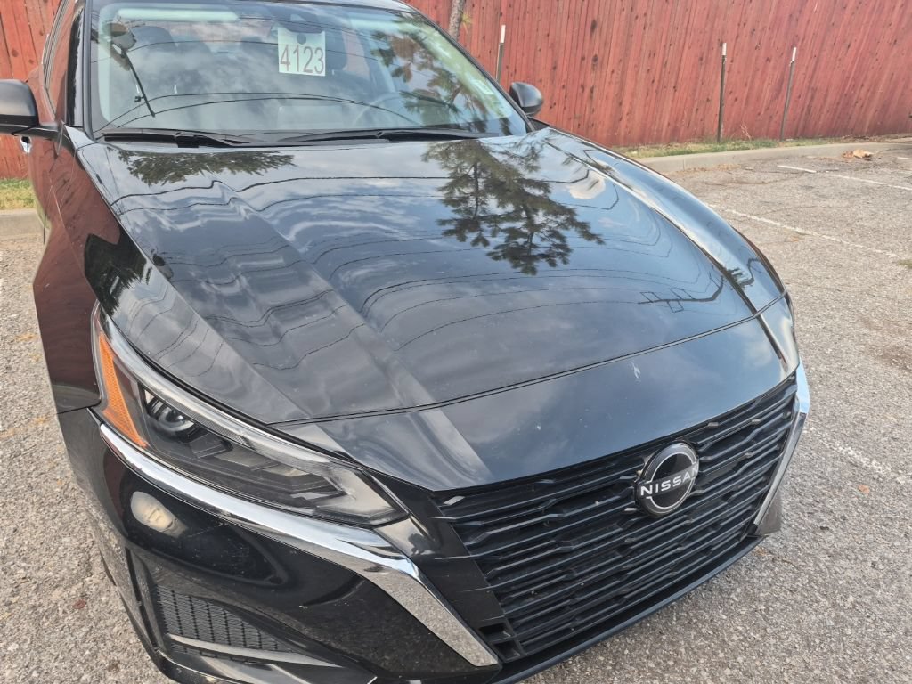 Used 2025 Nissan Altima 2.5 SV FWD image 22
