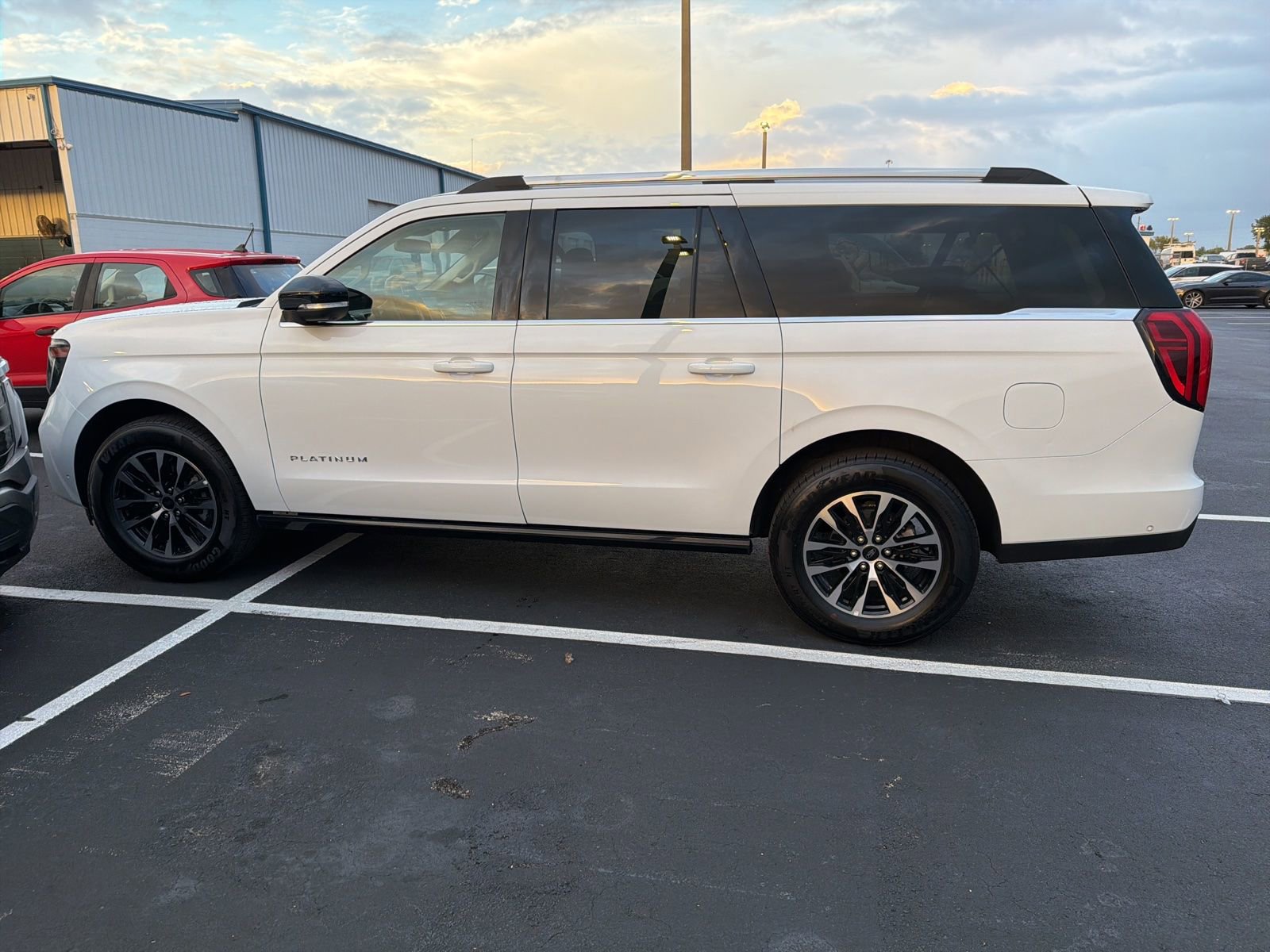 Certified 2025 Ford Expedition Max Platinum image 11