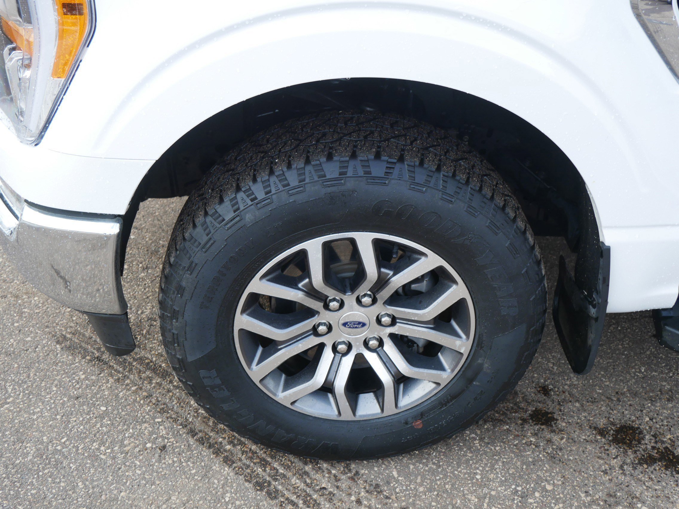 Certified 2022 Ford F150 Lariat w/ Equipment Group 501A Mid image 27