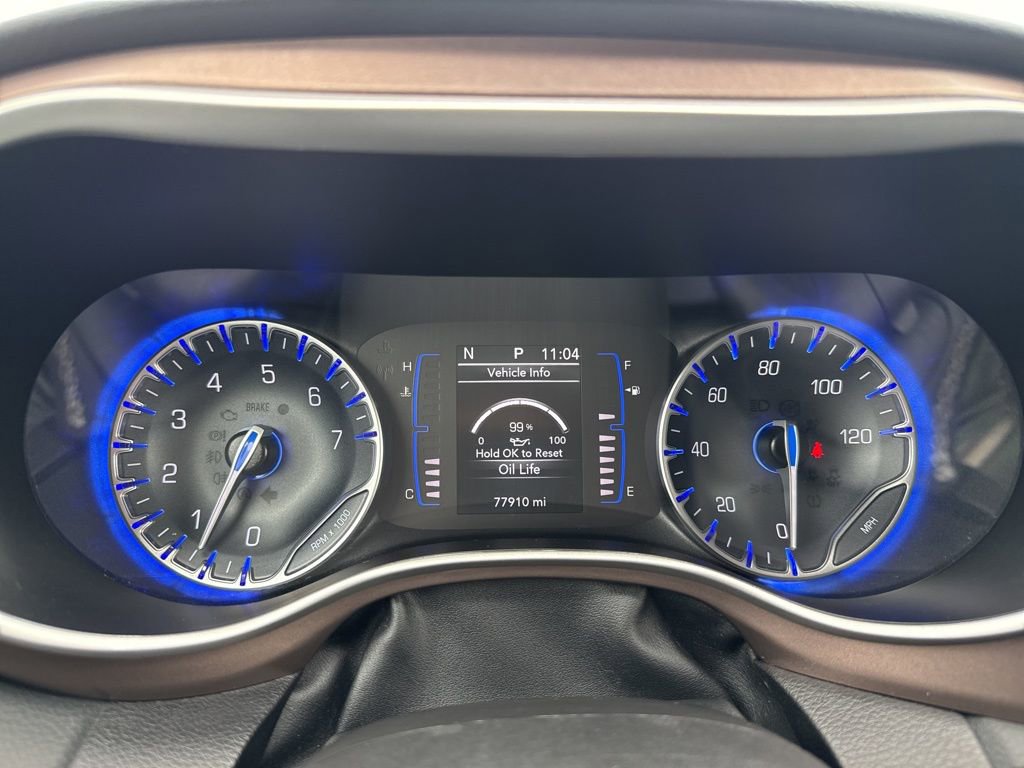 Used 2023 Chrysler Voyager LX image 6