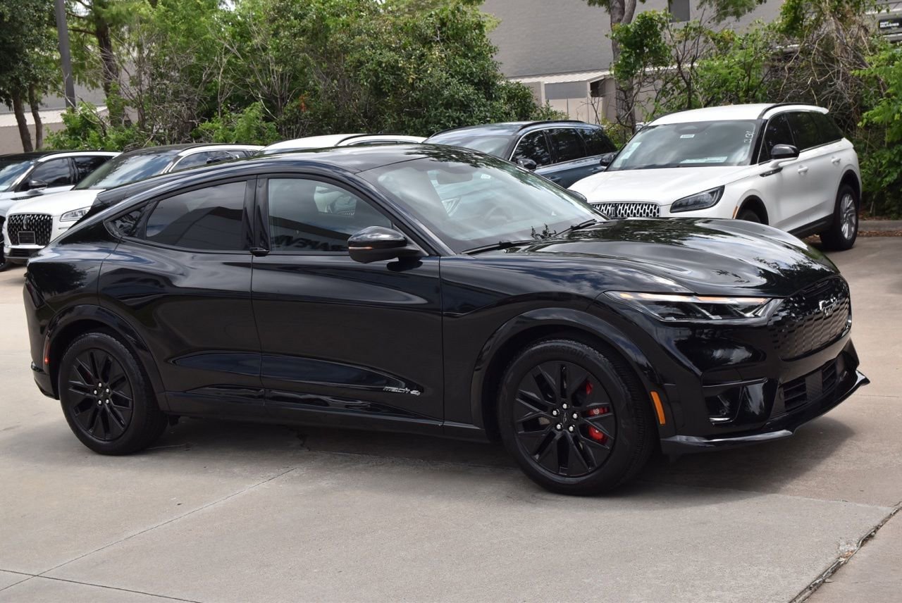 Certified 2025 Ford Mustang Mach-E Premium w/ Sport Appearance Package AWD/4WD image 5