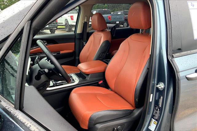 Used 2022 Kia Carnival SX Prestige FWD image 25