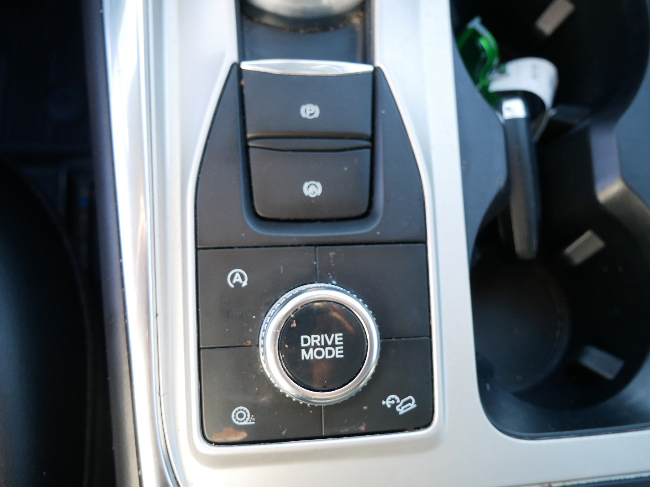 Certified 2022 Ford Explorer XLT w/ Equipment Group 202A image 33