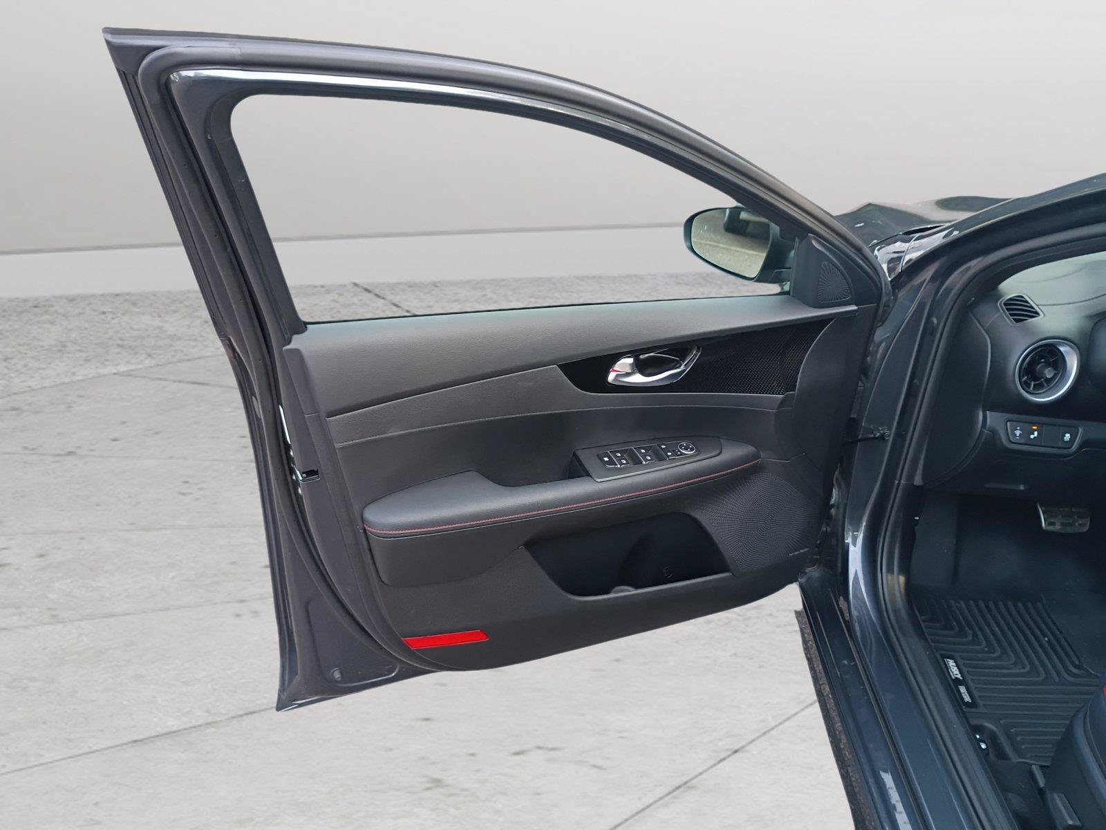 Used 2023 Kia Forte GT w/ GT2 Package FWD image 9