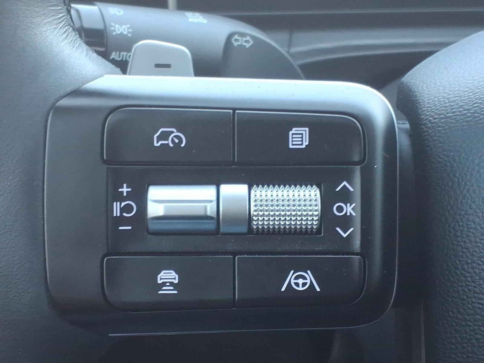 Used 2025 Hyundai Santa Fe Limited AWD/4WD image 28