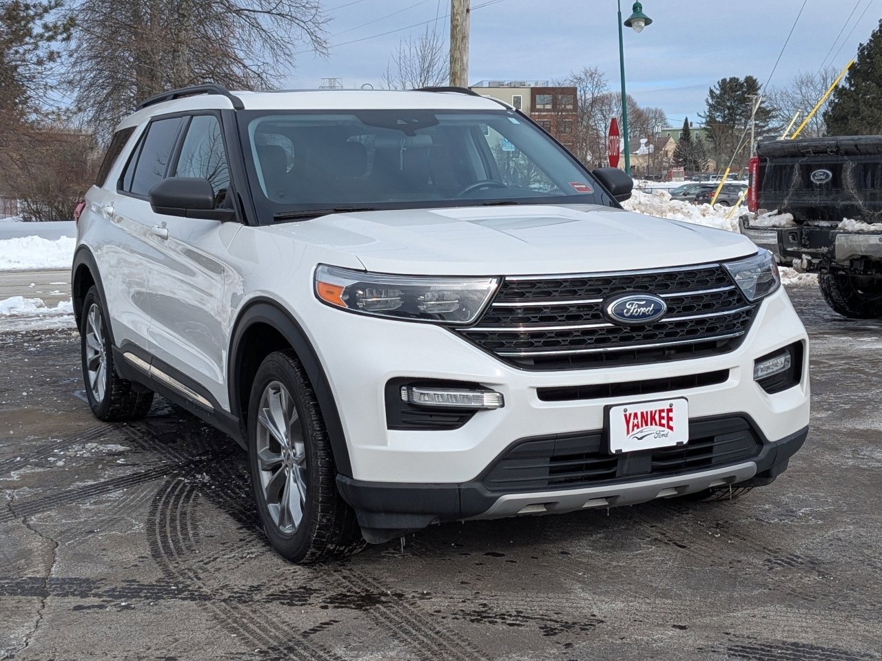 Certified 2022 Ford Explorer XLT w/ Equipment Group 202A image 8