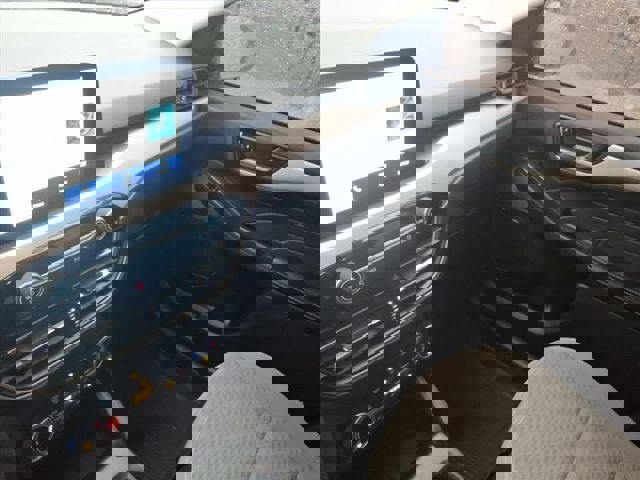 Certified 2022 Ford Escape SE w/ SE Sport Appearance Package image 24