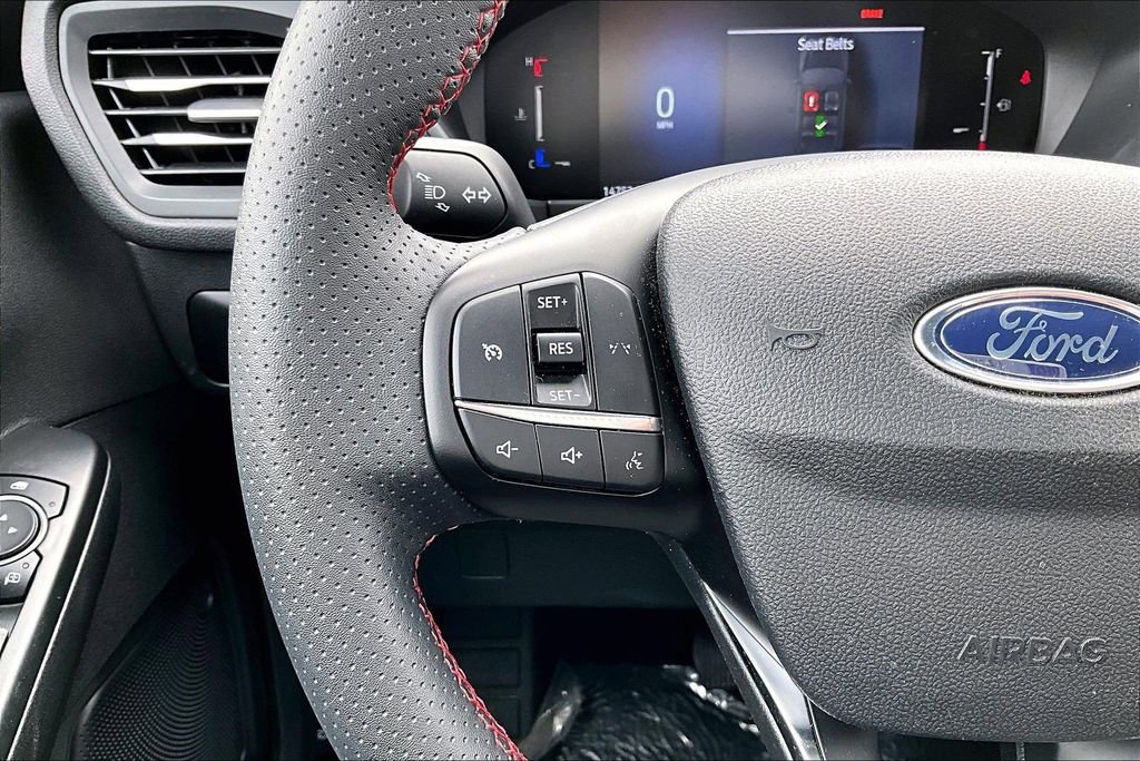Certified 2025 Ford Escape ST-Line AWD/4WD image 17